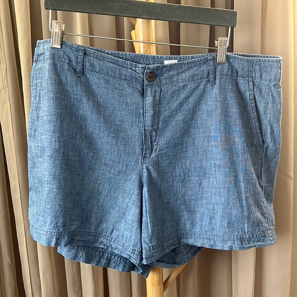 GAP 5" shorts. Size 18. 100% cotton. $20​